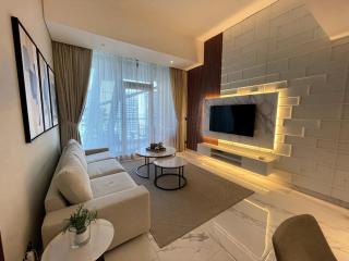 Cozy 1BR with Canal View, Pool & Gym Access - 6