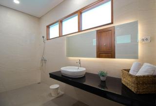 Family Only Villa Private Pool with City View - De Reiz Ara Syariah 4BR - Ciburial - 6