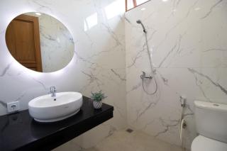 Family Only Villa Private Pool with City View - De Reiz Ara Syariah 4BR - Ciburial - 8