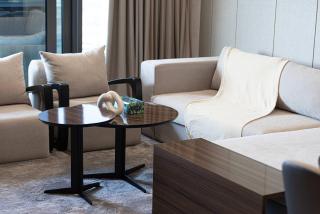 Modern 1-Bedroom Apartment with Stunning Burj Khalifa and city Views - 9