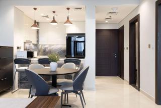 Modern 1-Bedroom Apartment with Stunning Burj Khalifa and city Views - Dubai - 4