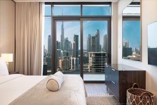 Modern 1-Bedroom Apartment with Stunning Burj Khalifa and city Views - Dubai - 1