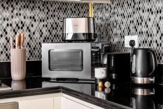 UrbanStays Dubai - Paramount Midtown - 2