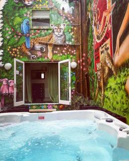Hot Tub Hideaway - by Brighton Holiday Lets - Brighton & Hove - 7