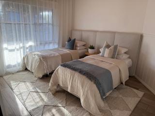 Sunny's Beach House in Apollo Bay with Jacuzzi - Marengo - 2