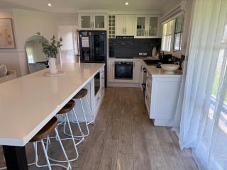 Sunny's Beach House in Apollo Bay with Jacuzzi - Marengo - 7