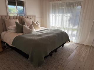Sunny's Beach House in Apollo Bay with Jacuzzi - Marengo - 1