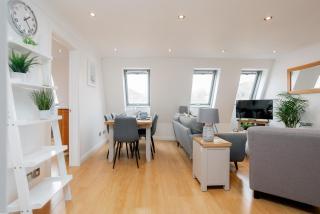 StarHost Residences - Central 3 Bed Apartment at Regents Court, Newbury - Newbury - 9