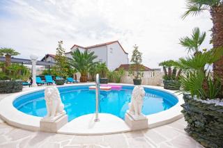 Luxury Six-Bedroom Villa with Heated Pool&Sauna - Kaštela - 8