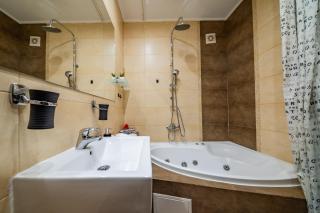 John Residence Aparthotel Brasov with Parking Option - Braşov - 1