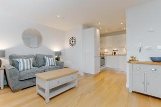 StarHost Residences - Spacious 1-bed in Ocean Village - Southampton - 9