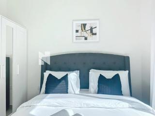 Modern Five Bedroom Villa with BBQ and Garden - 2