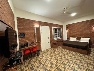 Red Bricks Inn - Madikeri - 4