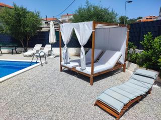 Modern Apartment with Pool Near Beach Free Parking - Trogir (Traù) - 7