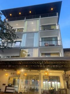 KINGS BAY Beach Resort - 9