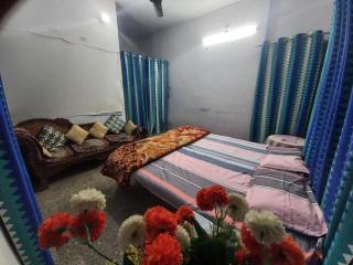 Prayagraj Sangam Hindu Stay Home B-663, Kareli Allahabad Mob 94558-14763 - 1