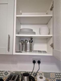 Central Suite, 3 Single Beds - Bristol - 3