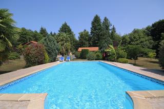 Pretty cottage with private pool and beautiful gardens - 8