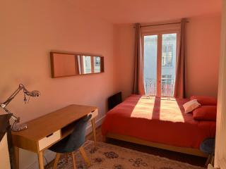 Quiet apartment hill of Montmartre - París - 4
