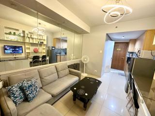 Kathys crib 38sqm with big balcony pool view - Manila - 5
