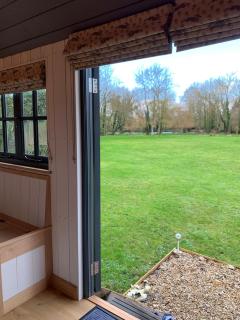 Luxury shepherd hut on rare breed smallholding - Bulford - 3