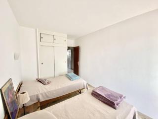 APPARTEMENT CLIMATISE 2 CHAMBRES VUE MER ET PARKING - 2