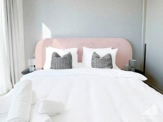 Luxurious 1BR at Grande Downtown with Iconic Views - 8