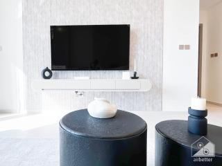 Luxurious 1BR at Grande Downtown with Iconic Views - 4