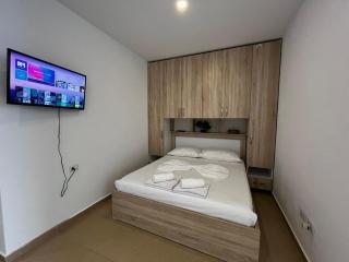Roses Apartment - Golem - 5