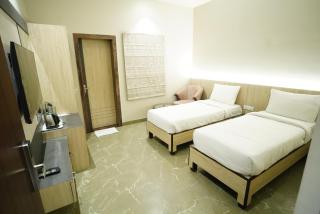 Hotel City Grand Varanasi - Varanasi - 8