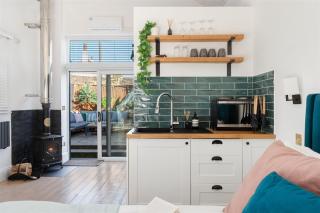 5 min walk to beach with parking and private sauna - 3