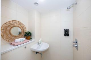 BRAND NEW Luxury Home by City SuperHost - Liverpool - 4