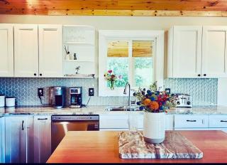 Lux Family Friendly Mountain Home - 3
