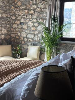 Wood & Stone Guesthouse - Khrisovítsion - 0