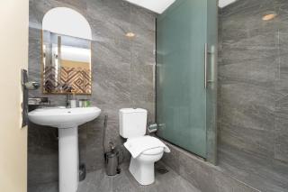 Escape24 - Luxury & Brand New 1BR in Al Khail Heights - 5