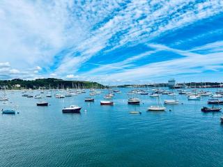Stylish cottage with balcony near seafront - 1