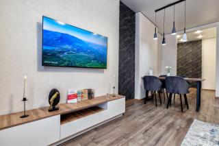 ЖК Respublika, ТРЦ Ханшатыр - 4