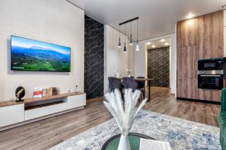 ЖК Respublika, ТРЦ Ханшатыр - 5