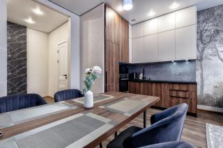 ЖК Respublika, ТРЦ Ханшатыр - 1