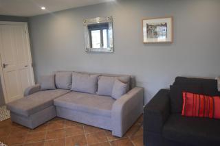 Spacious Garden Studio - Kings Langley - 4