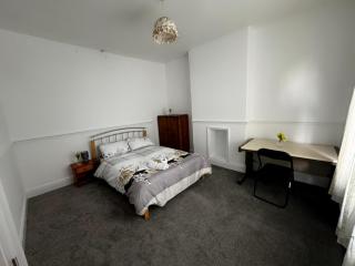 Double-Bedroom in the Heart of Salford Manchester GCSW6 Perfect for Short Stays - Manchester - 0