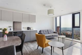 Contemporary 1BR Apartment with Amazing Views - 9
