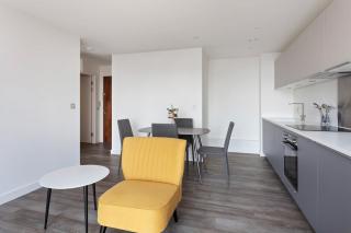 Contemporary 1BR Apartment with Amazing Views - Birmingham - 5