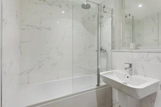 Contemporary 1BR Apartment with Amazing Views - 2