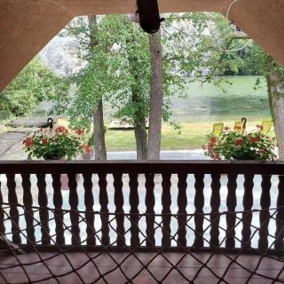 Riverside Cabin - 4