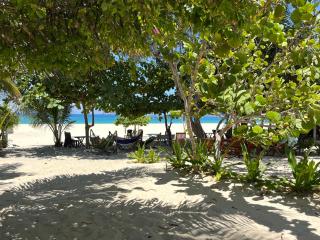 Robinson Beach Bungalow - Từ Nham - 9