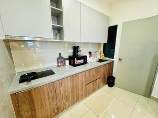 Luxury 4 Bedroom Suite at Kuala Lumpur near Maluri MRT By Suhad Suits KL - Kuala Lumpur - 3
