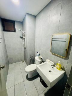 Luxury 4 Bedroom Suite at Kuala Lumpur near Maluri MRT By Suhad Suits KL - Kuala Lumpur - 1
