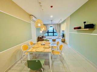 Luxury 4 Bedroom Suite at Kuala Lumpur near Maluri MRT By Suhad Suits KL - Kuala Lumpur - 4