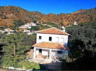 Hermosa Casa con Piscina y Gran Vista a la Montaña - Viñuela - 4